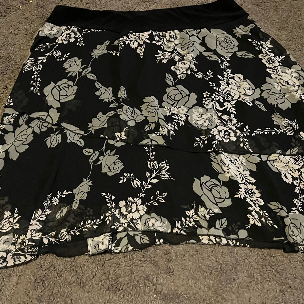 One Clothing Floral Layered Black and White Skirt Size 3xl